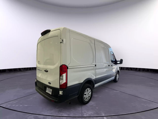 Ford Transit-250 T-250 Med Rf 9070 GVWR RWD 2022