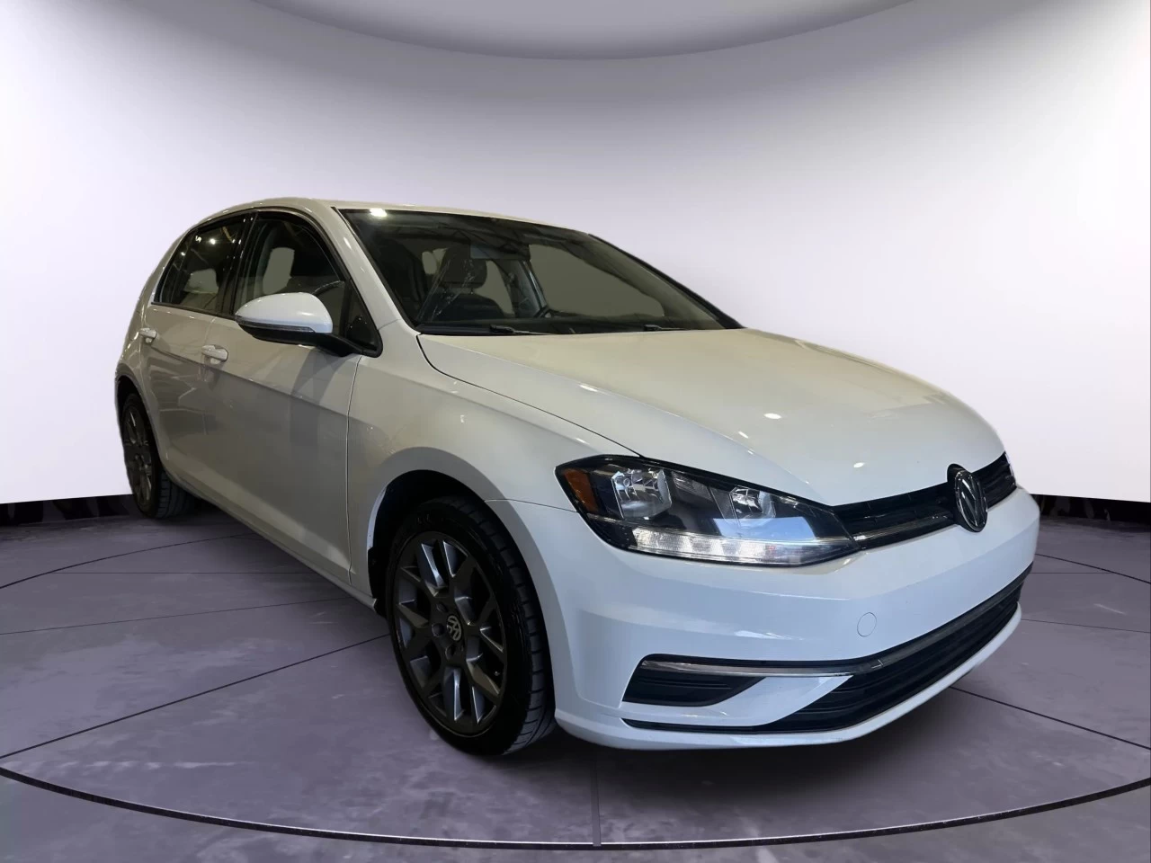 2019 Volkswagen Golf Comfortline/Highline/Execline Main Image