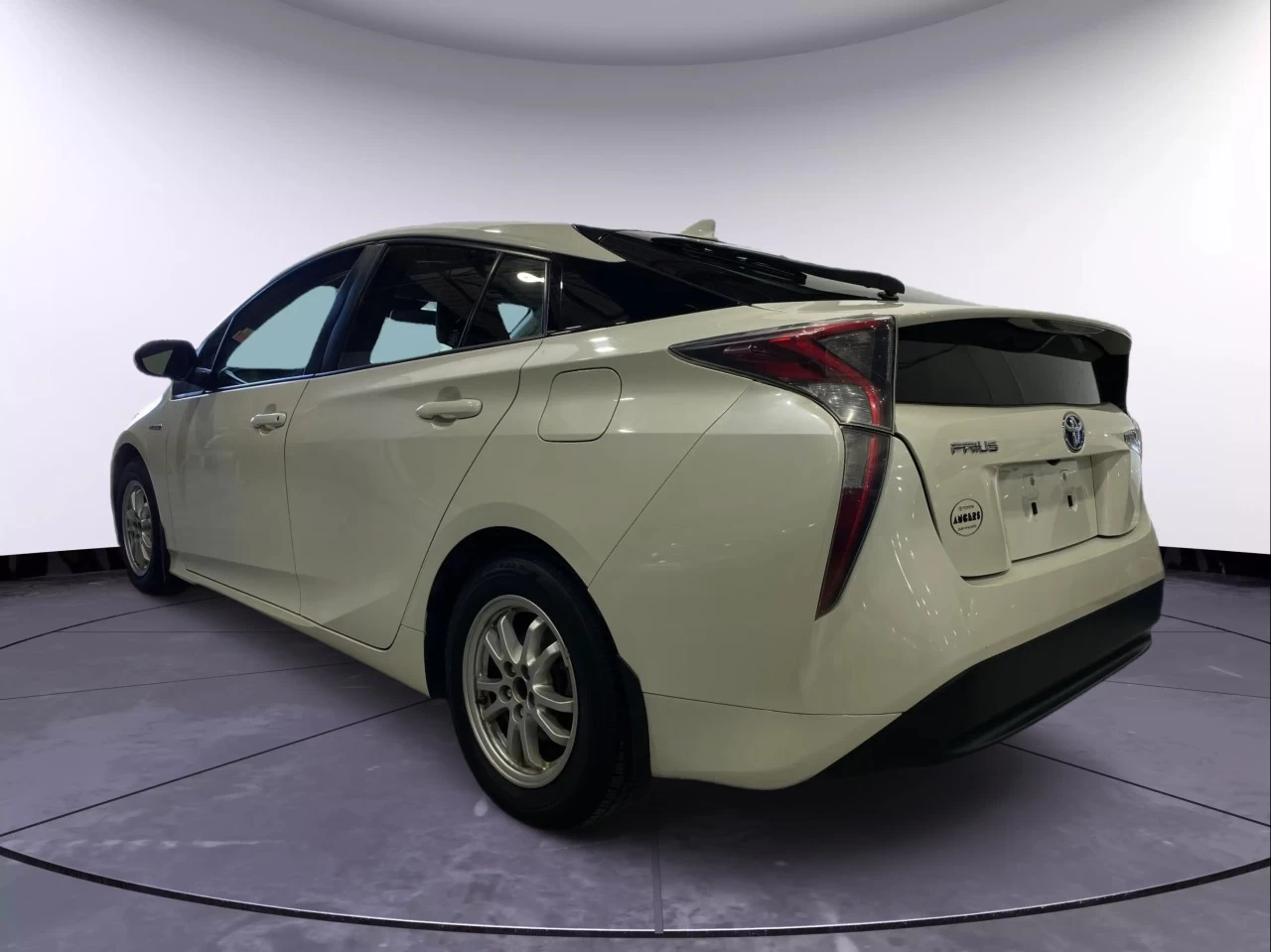 2018 Toyota Prius Auto Main Image