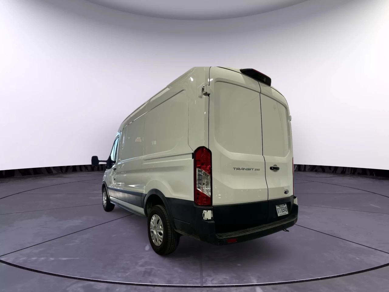 2022 Ford Transit-250 T-250 Med Rf 9070 GVWR RWD Main Image