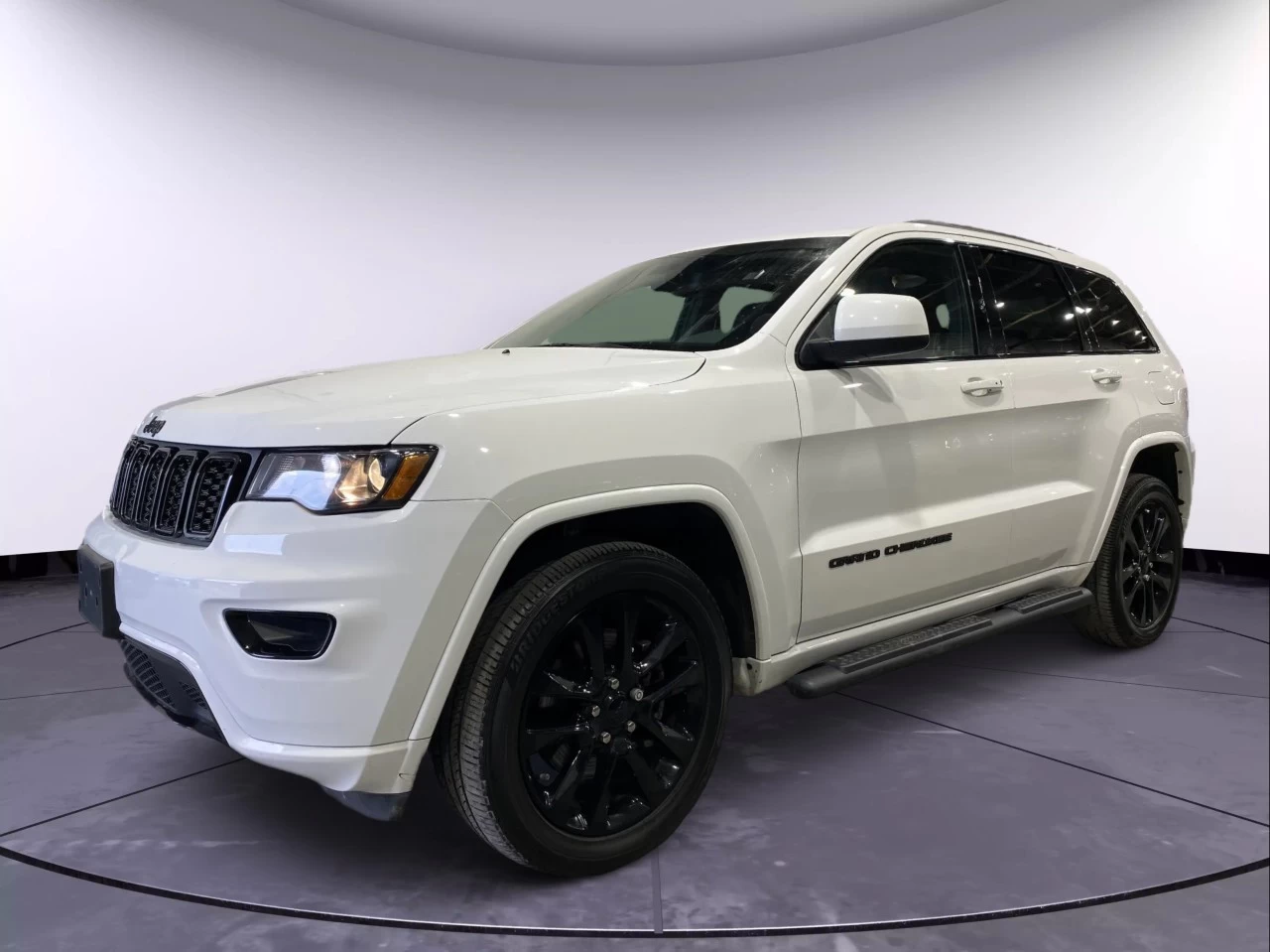 2021 Jeep Grand Cherokee Altitude Main Image