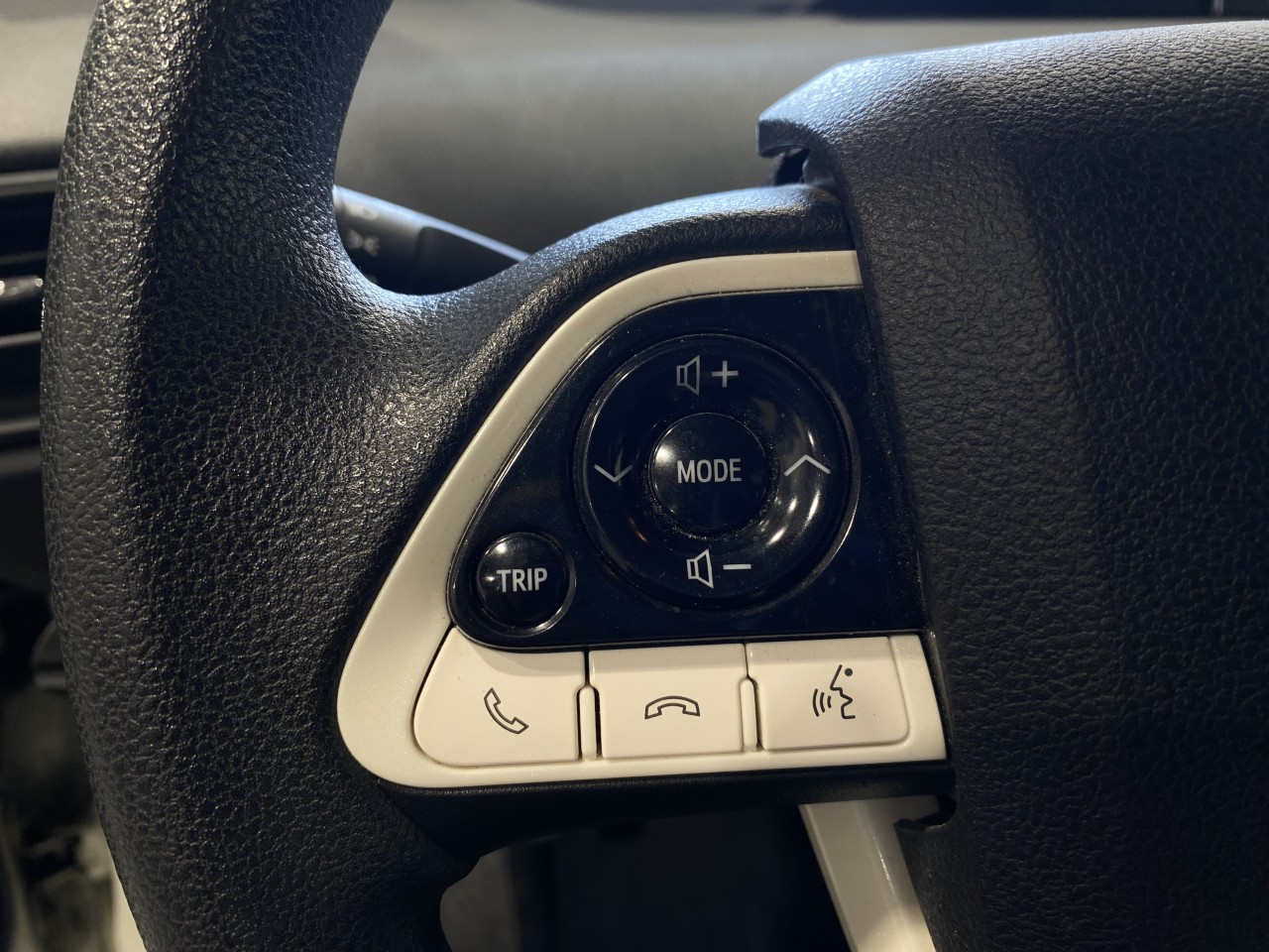 2018 Toyota Prius Auto Main Image