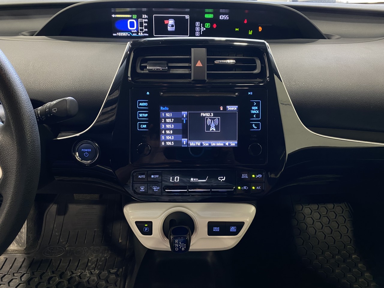 2018 Toyota Prius Auto Main Image