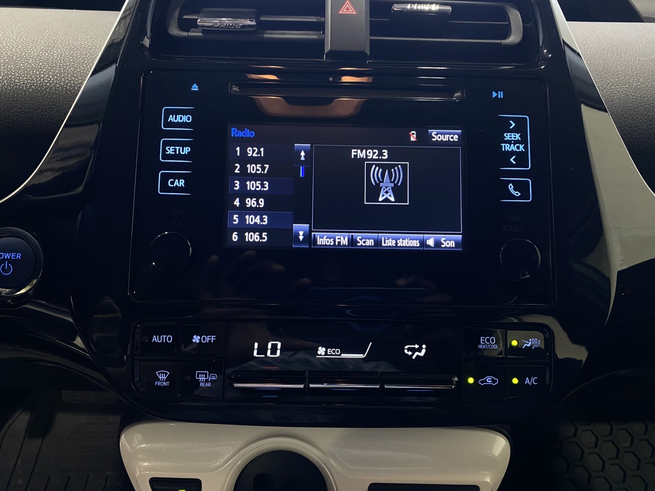 2018 Toyota Prius Auto Main Image