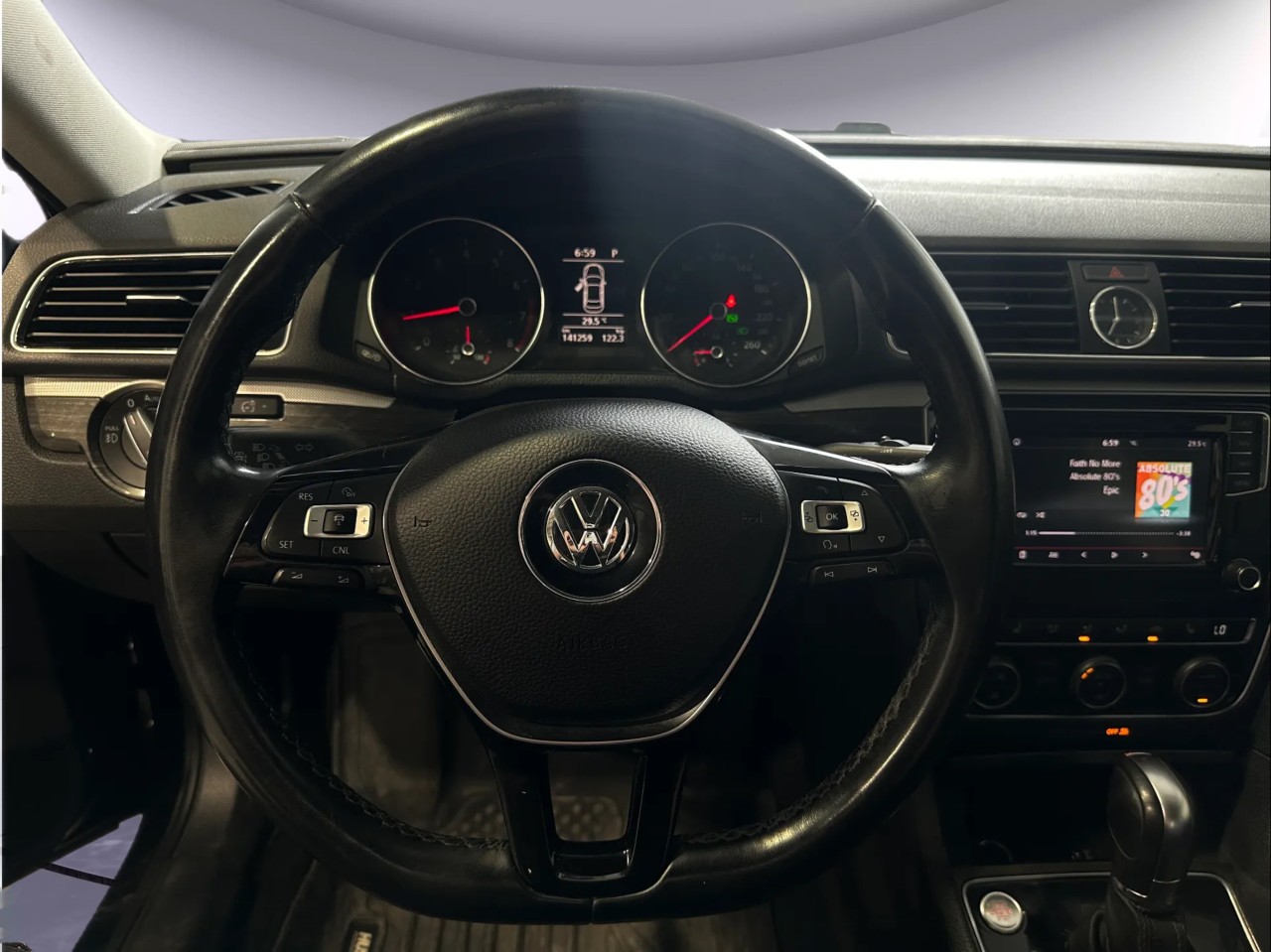 2017 Volkswagen Passat  Main Image